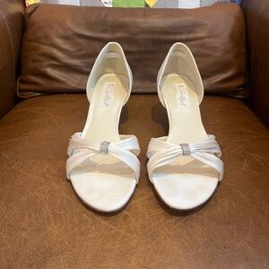 Women’s satin kitten heel